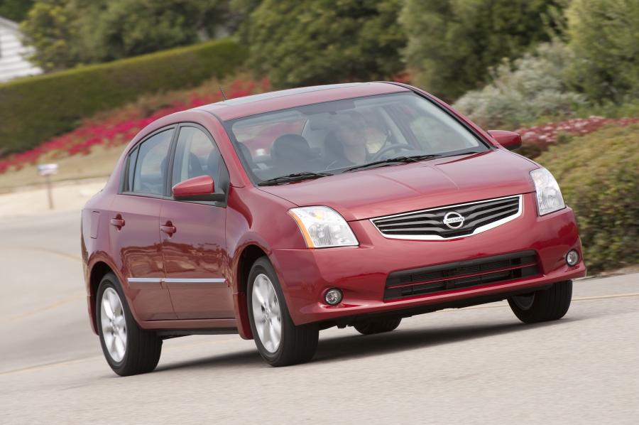  Nissan Sentra 2010 года  (фото 57 из 68)